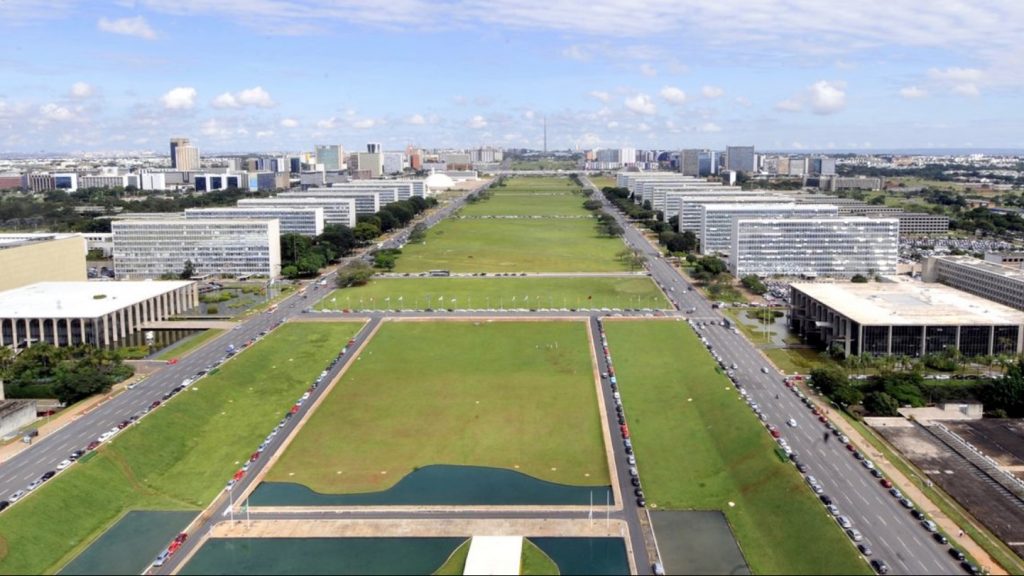 Servidores públicos no Brasil se aposentam, em média, aos 57 anos