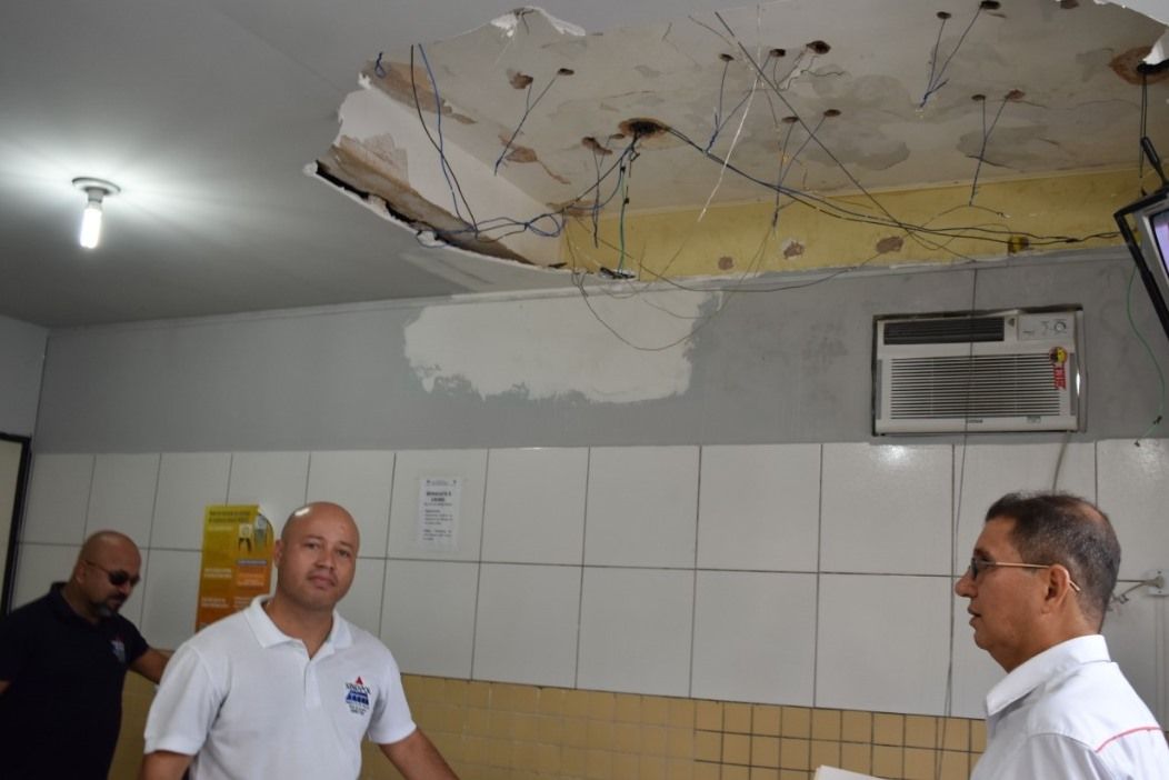 Sindipol denuncia desabamento do teto da Delegacia de Mulheres