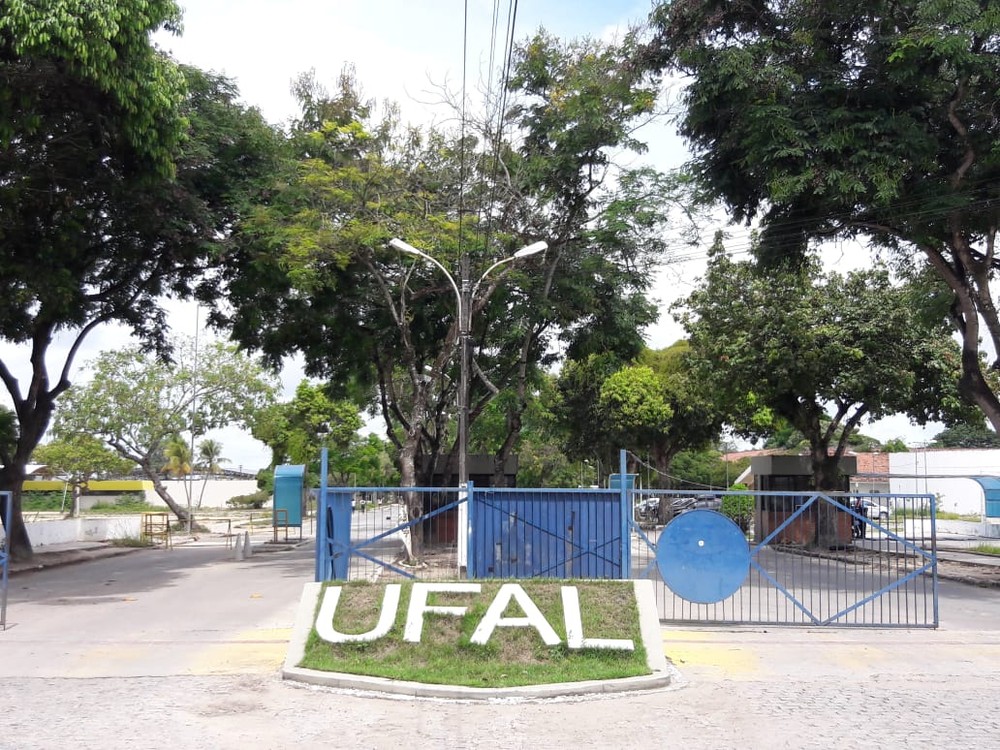Concurso da UFAL oferece vagas para professor com salários de até R$ 9,6 mil
