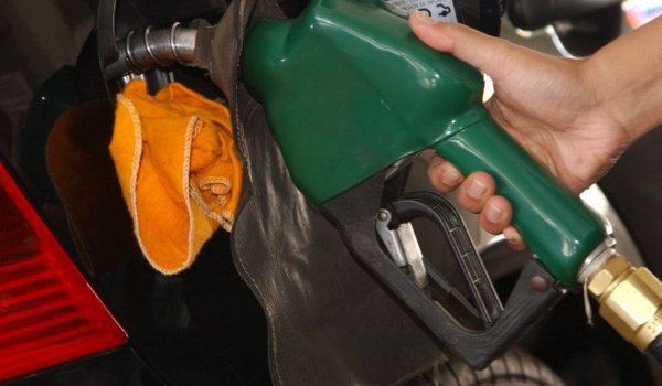 Preço da gasolina vendida em Alagoas acumula queda de 2,4% em janeiro, diz ANP