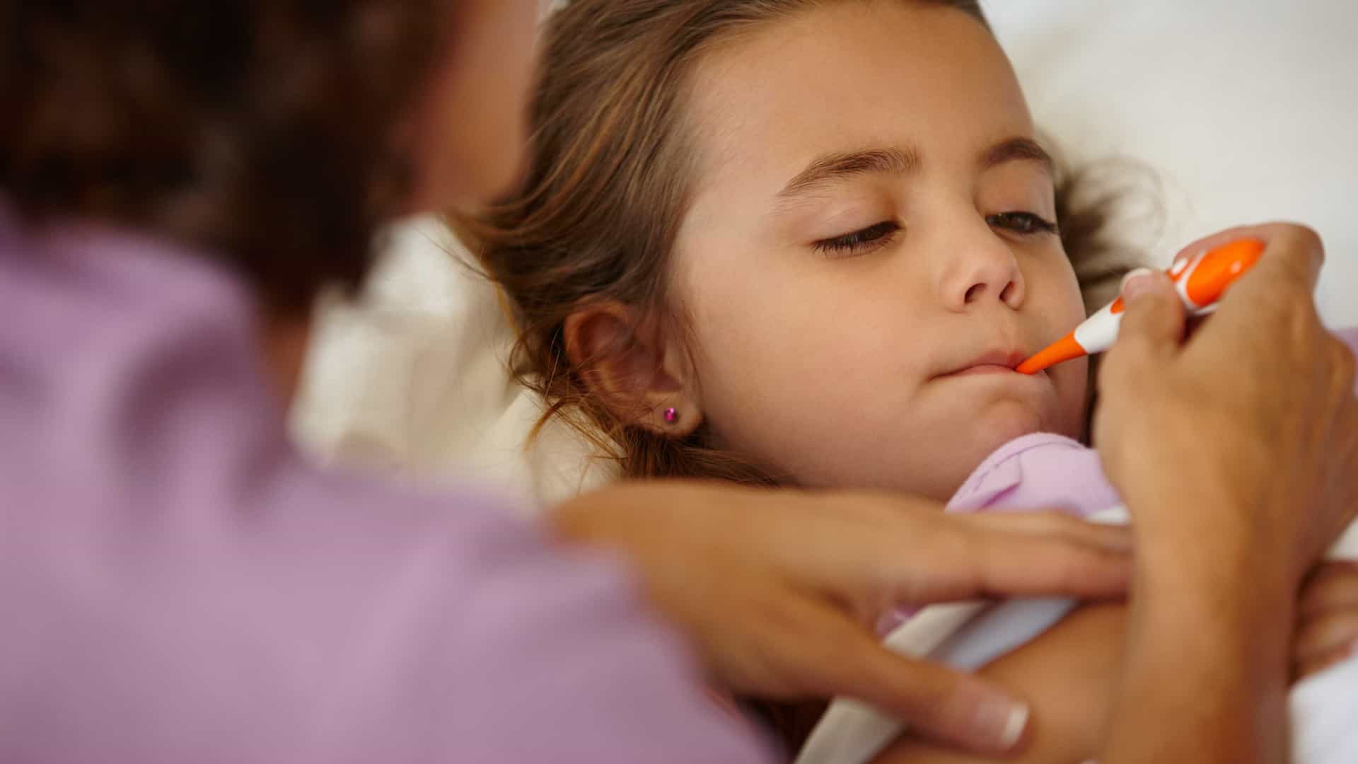 Volta às aulas: meningite, catapora e pneumonia podem atingir crianças