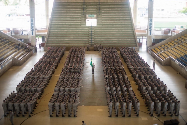 Renan Filho participa da formatura de 945 novos soldados nos 187 anos da PM