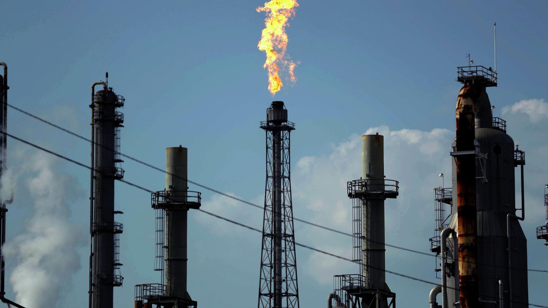 EUA faturam R$ 113 bilhões em exportações de petróleo no último mês