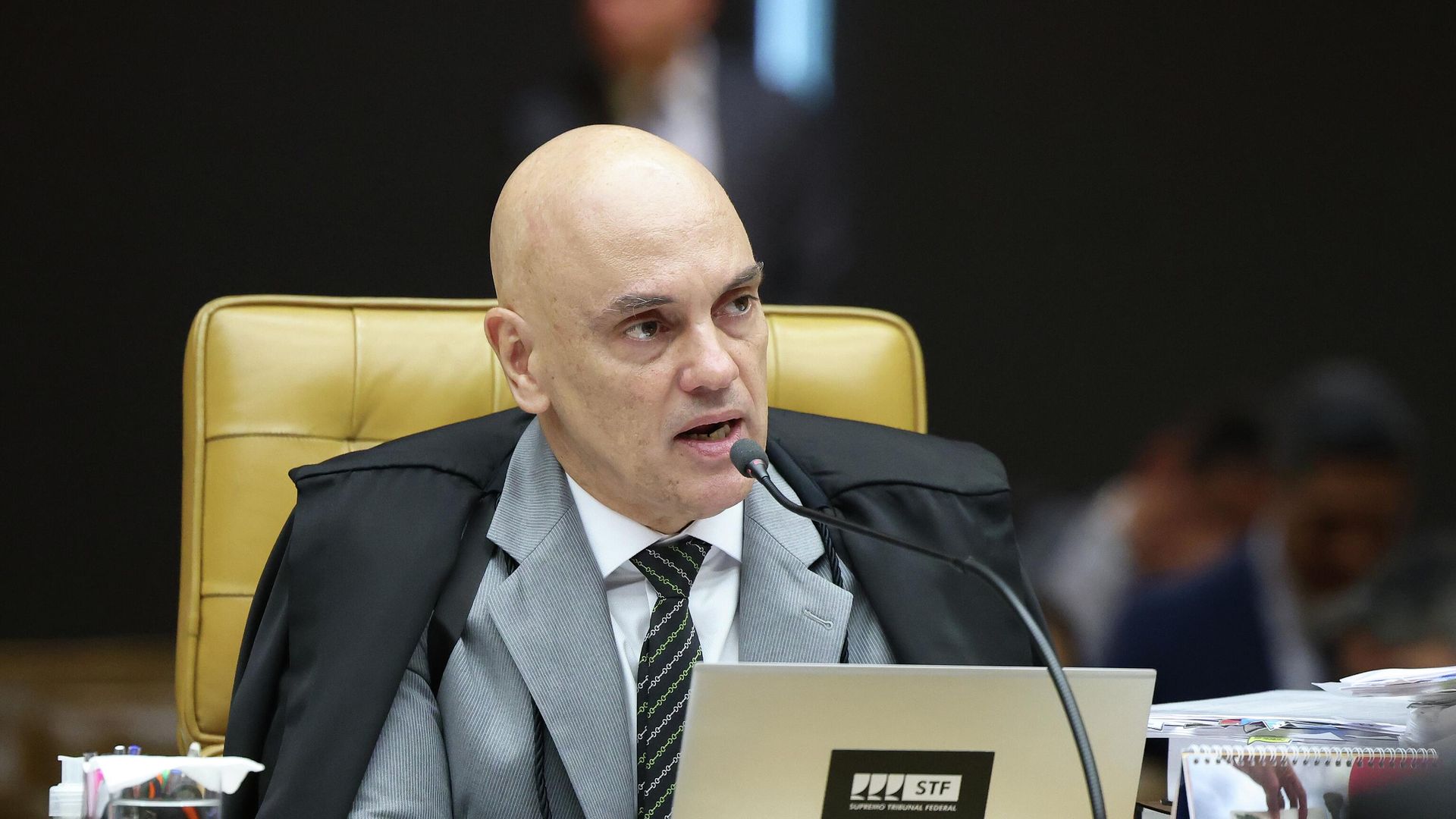 Moraes pede a Fachin investigação contra Mendonça por abuso de autoridade