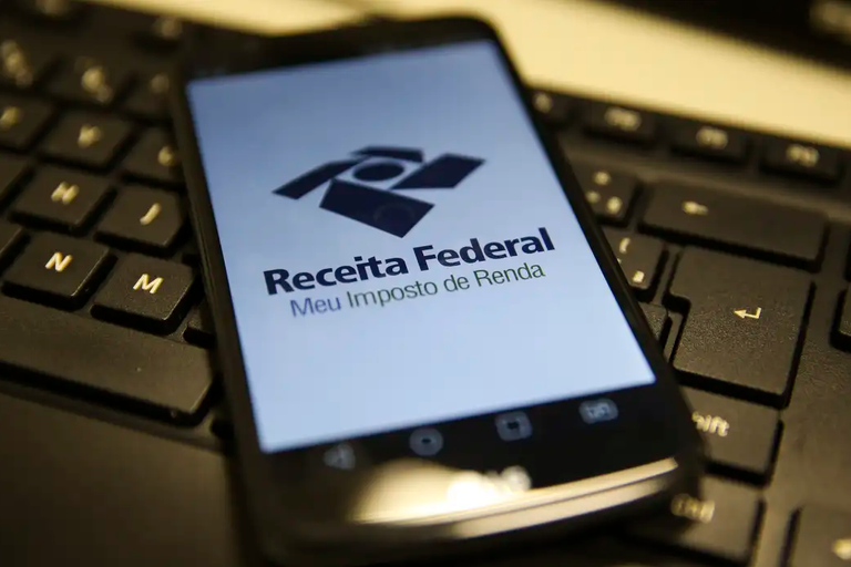 Comissão da Câmara aprova isenção do IR para quem ganha até R$ 5 mil