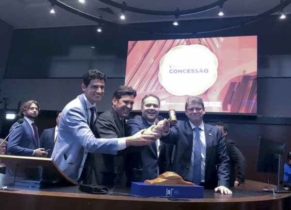 Governador diz que concessão de aeroporto vai garantir mais investimentos para Alagoas