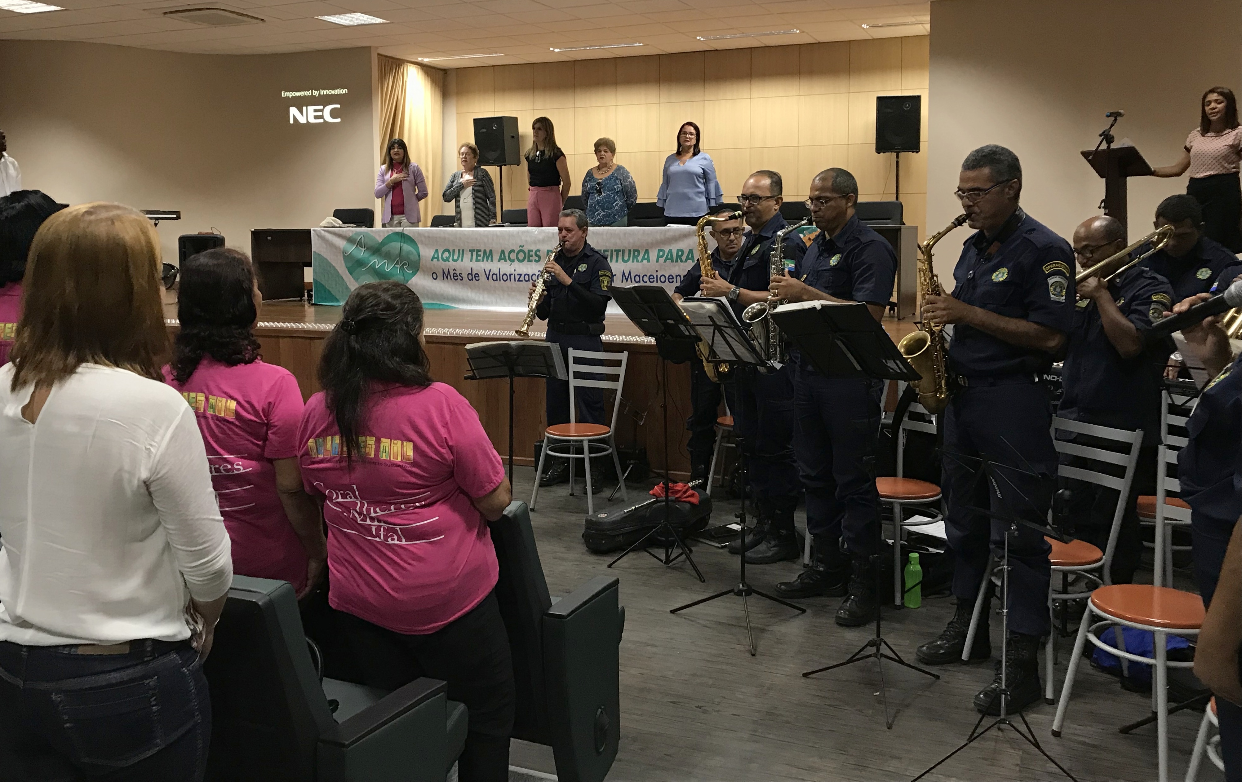 Workshop promove discussão sobre direitos da mulher