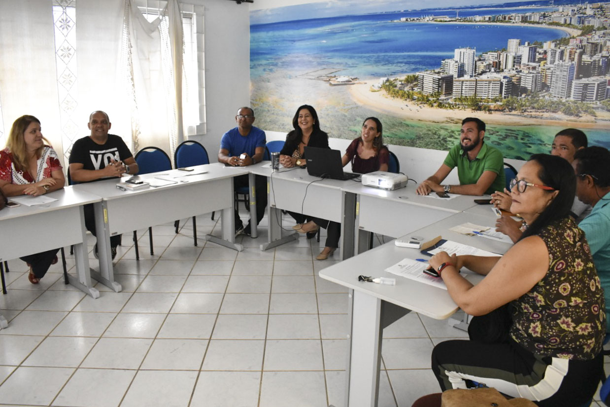 Programa oferece capacitação em Espanhol  para os profissionais que atuam na orla marítima