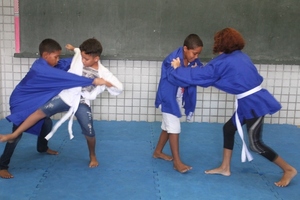 Judô melhora comportamento e rendimento de estudantes da rede estadual