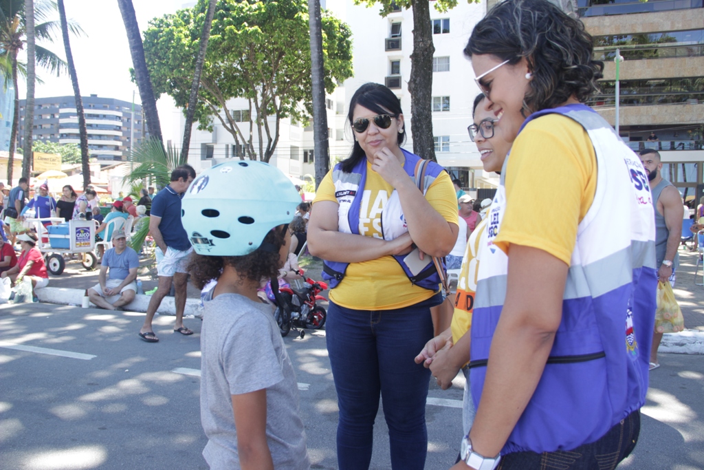 Detran/AL promove ação educativa na Rua Fechada