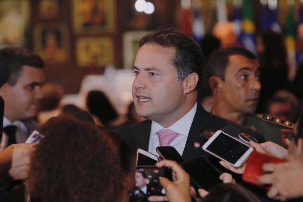 Renan Filho defende retomada do crescimento econômico