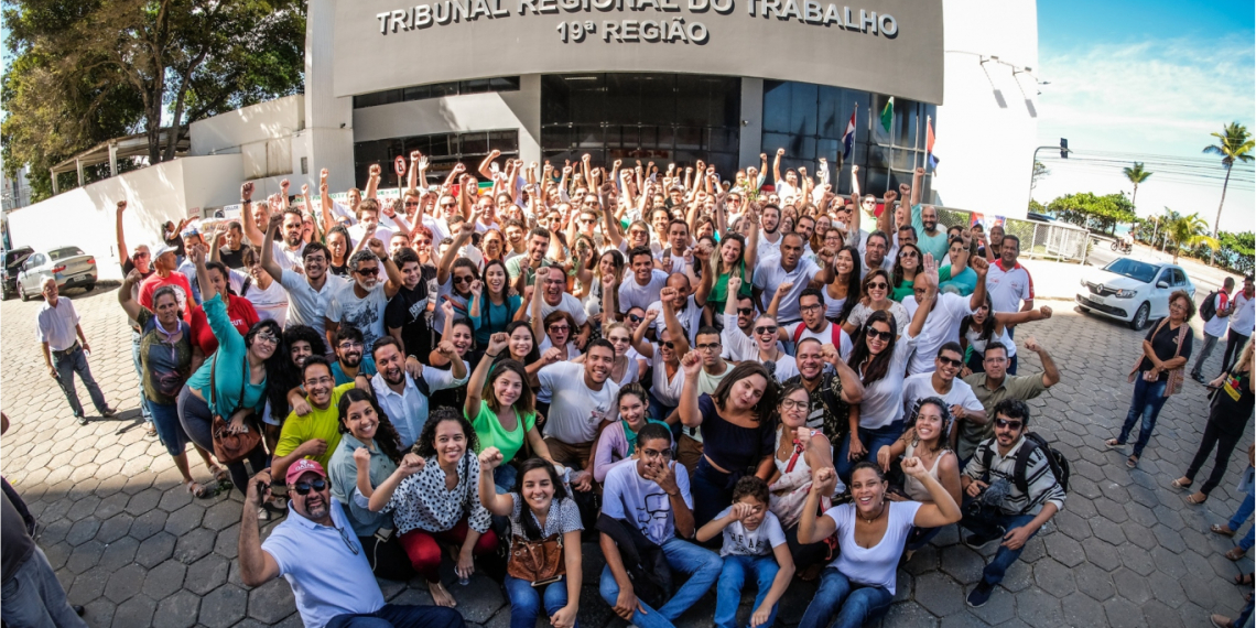 Justiça nega redução de 40% no piso de jornalistas alagoanos e amplia salários