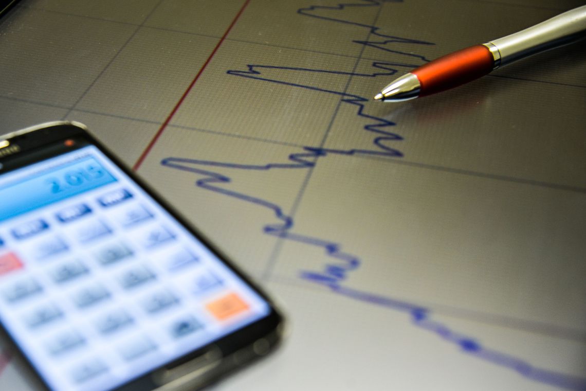 Mercado reduz estimativa de crescimento da economia para 0,81%