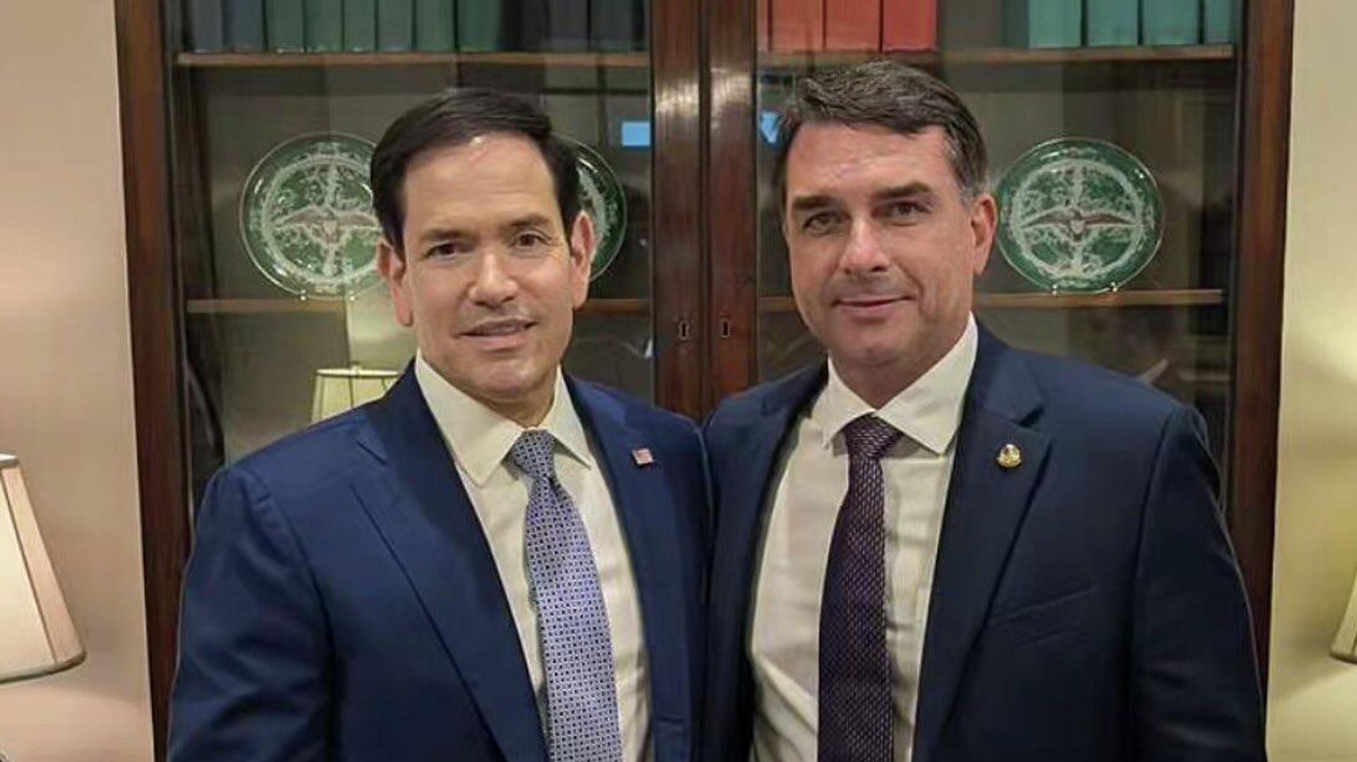 Marco Rubio mantém tarifas dos EUA contra produtos brasileiros após apelo de Bolsonaro