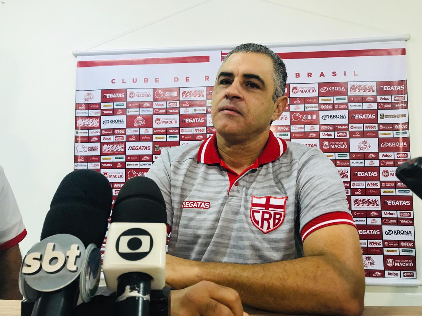 Chamusca monta o time do CRB para encarar o Vitória