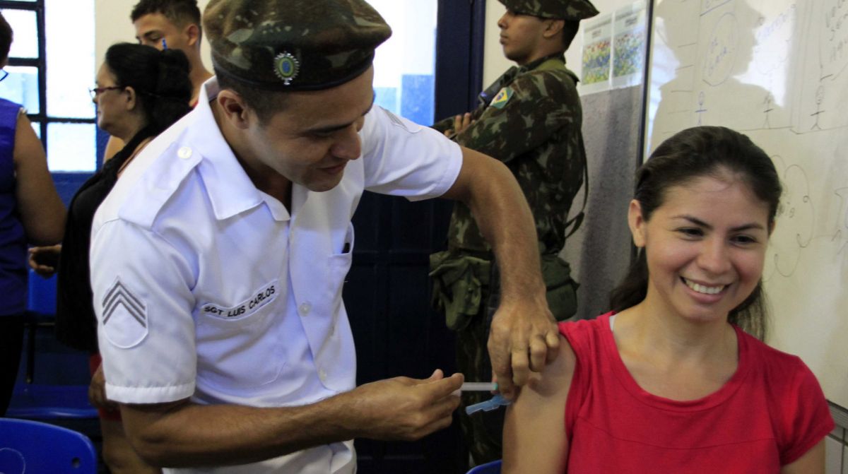 Minstério da Saúde envia doses extras de vacina para os estados