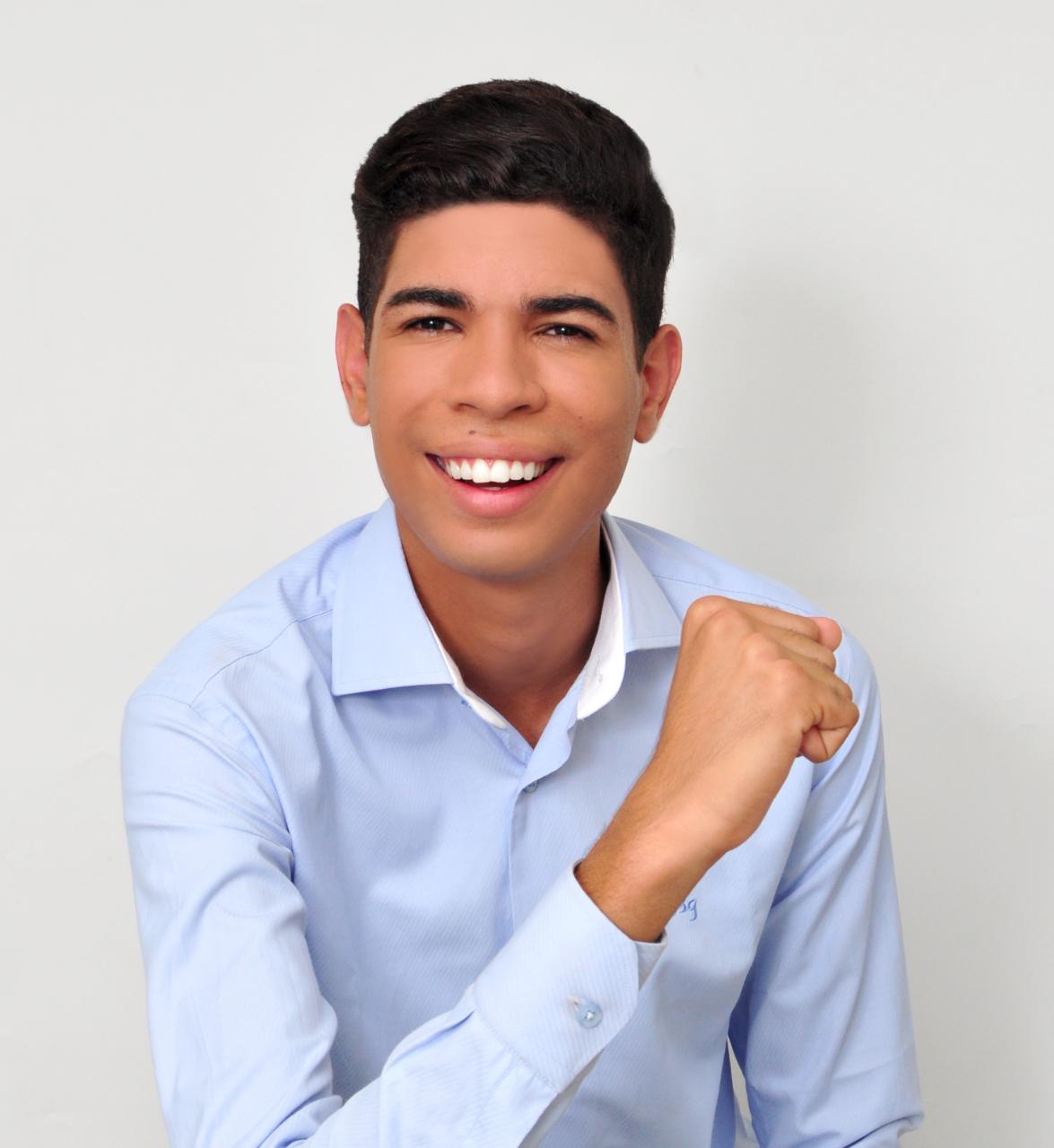 Com apoio de Marx, Yvan Beltrão e empresários, Devinho Barbosa entregará caminhão de brinquedos na parte alta