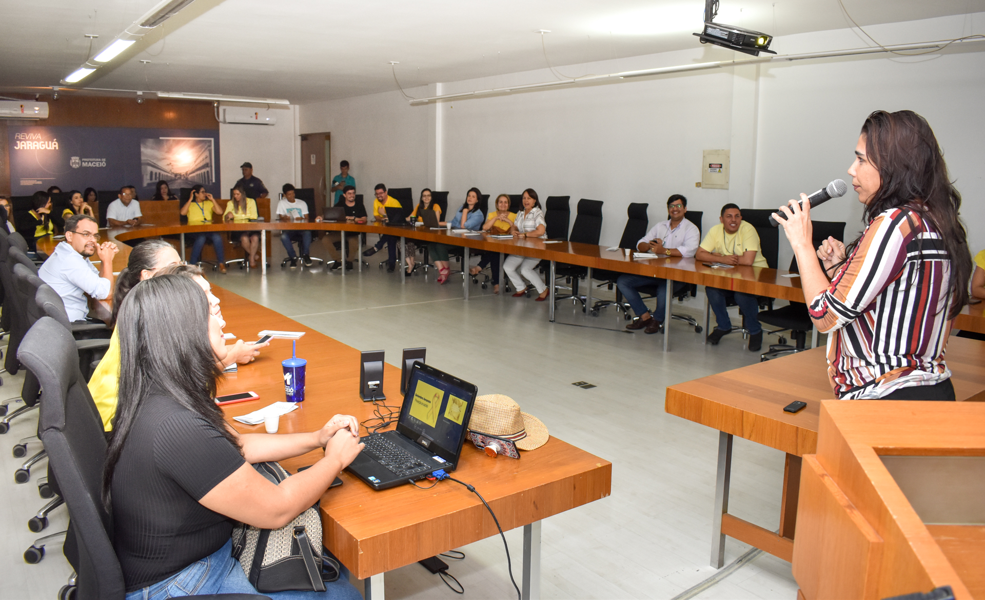 Prefeitura promove palestra para servidores públicos