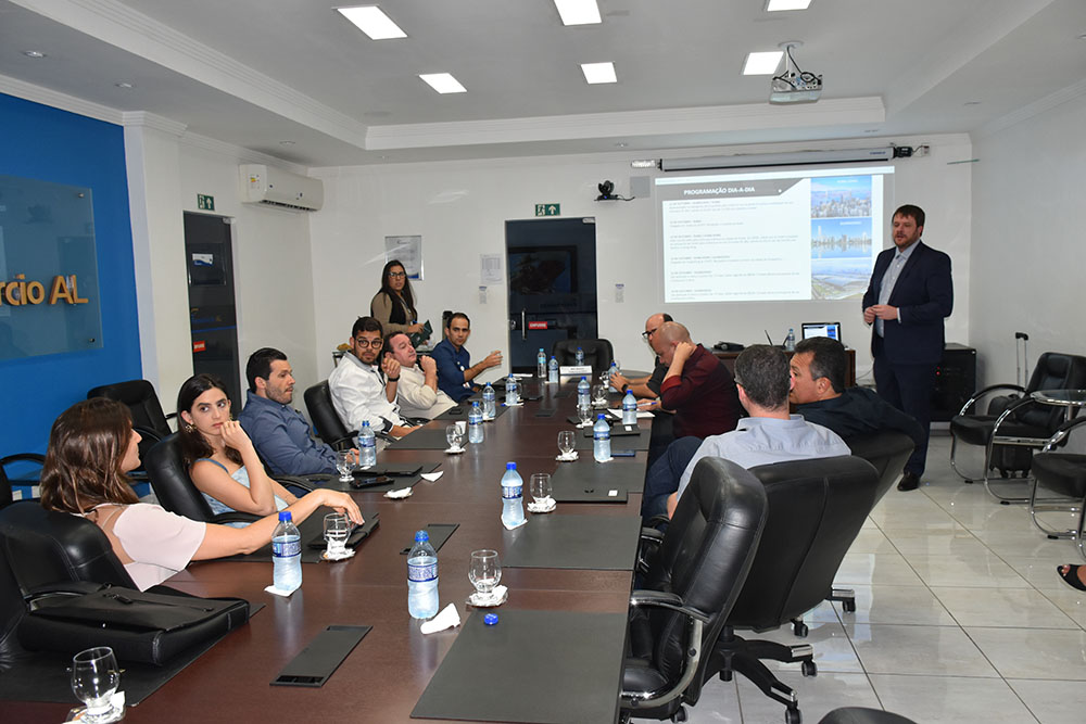 Empresários participam de reunião preparatória