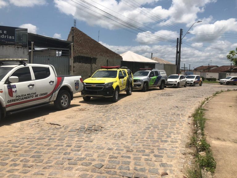 Combates à irregularidades são realizados no conjunto Jardim Royal