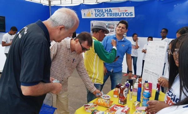 Educação Fiscal da Sefaz visita Campo Alegre com representante da Febrafite