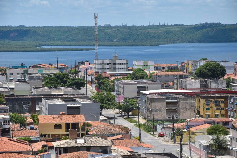 Pinheiro recebe nova rede de distribuição de água