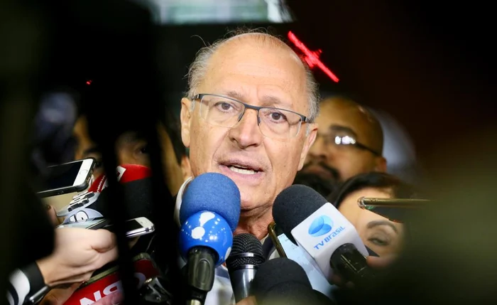 Alckmin diz que PL apoiou fim da escala 6x1 por interesse eleitoral
