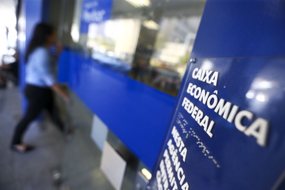 Caixa começa a pagar PIS a trabalhadores nascidos em dezembro