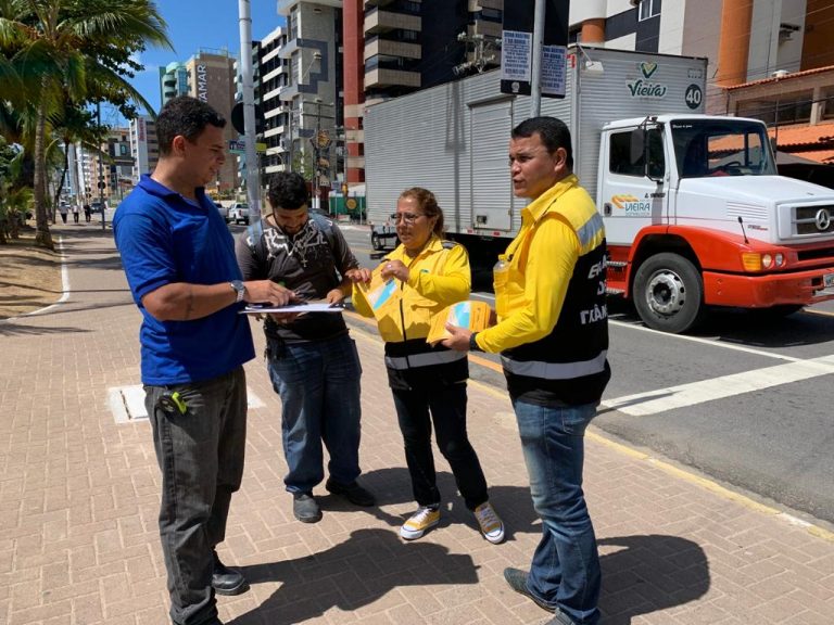 Educação de trânsito orienta sobre mudança na Pajuçara