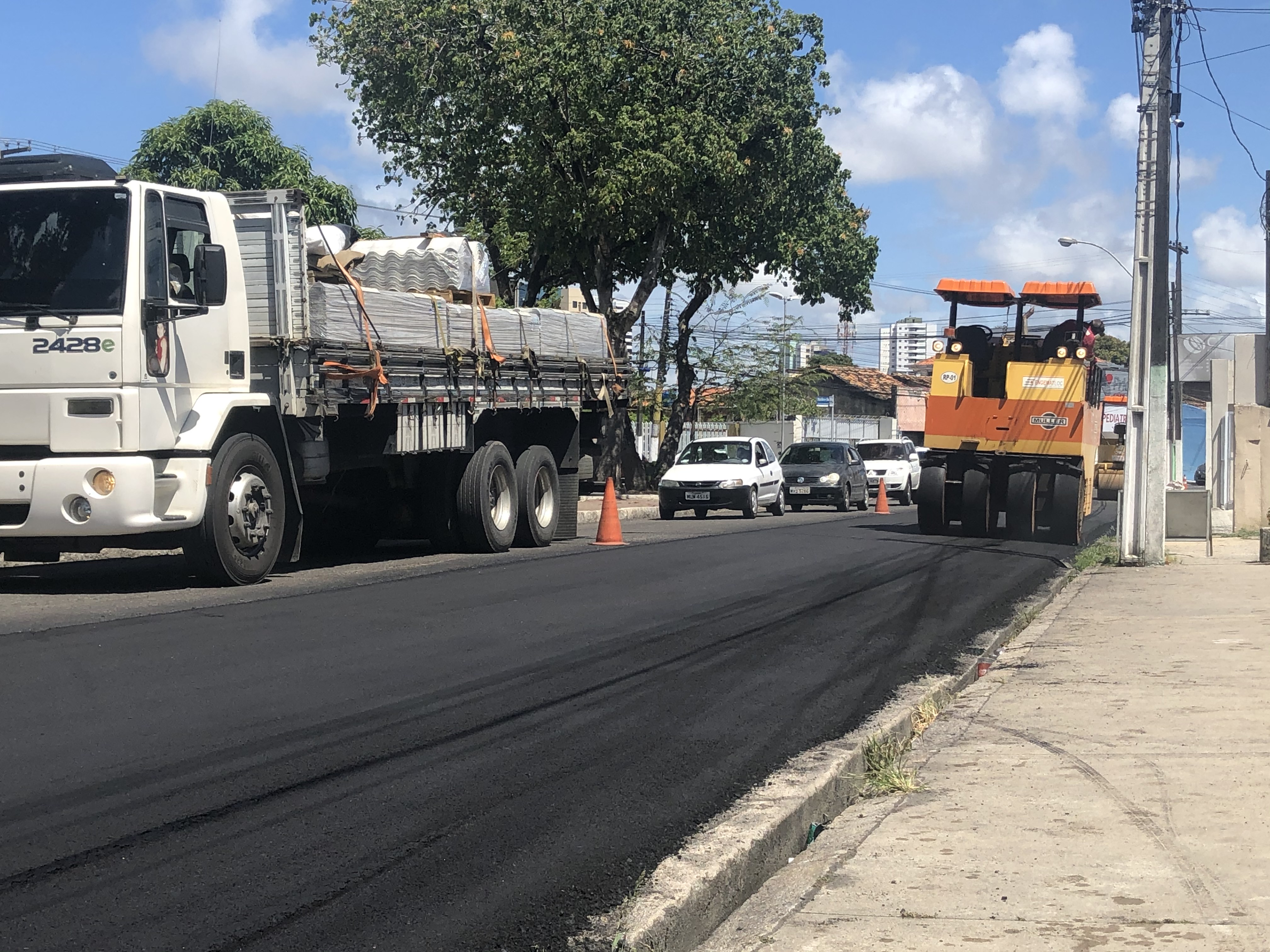 Nova Maceió executa recapeamento da Rua Comendador Palmeira