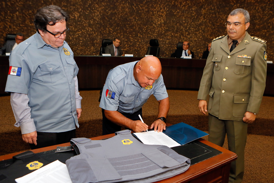 TJ/AL empossa 115 militares da reserva para reforçar segurança