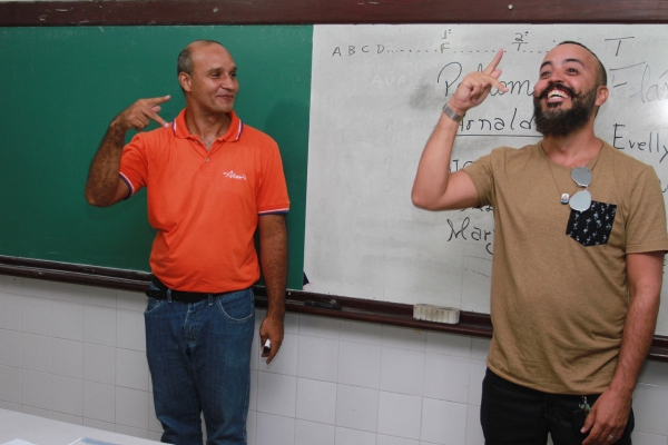 Educação oferece vagas para curso gratuito de Libras nesta quinta (16)