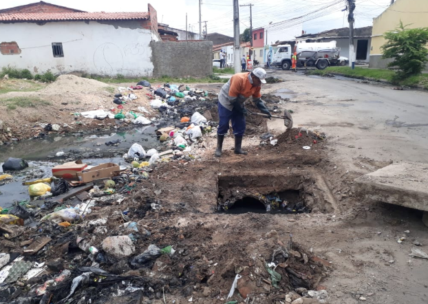 Descarte irregular de lixo pode gerar multas que vão de R$ 120,00 a R$ 30 mil