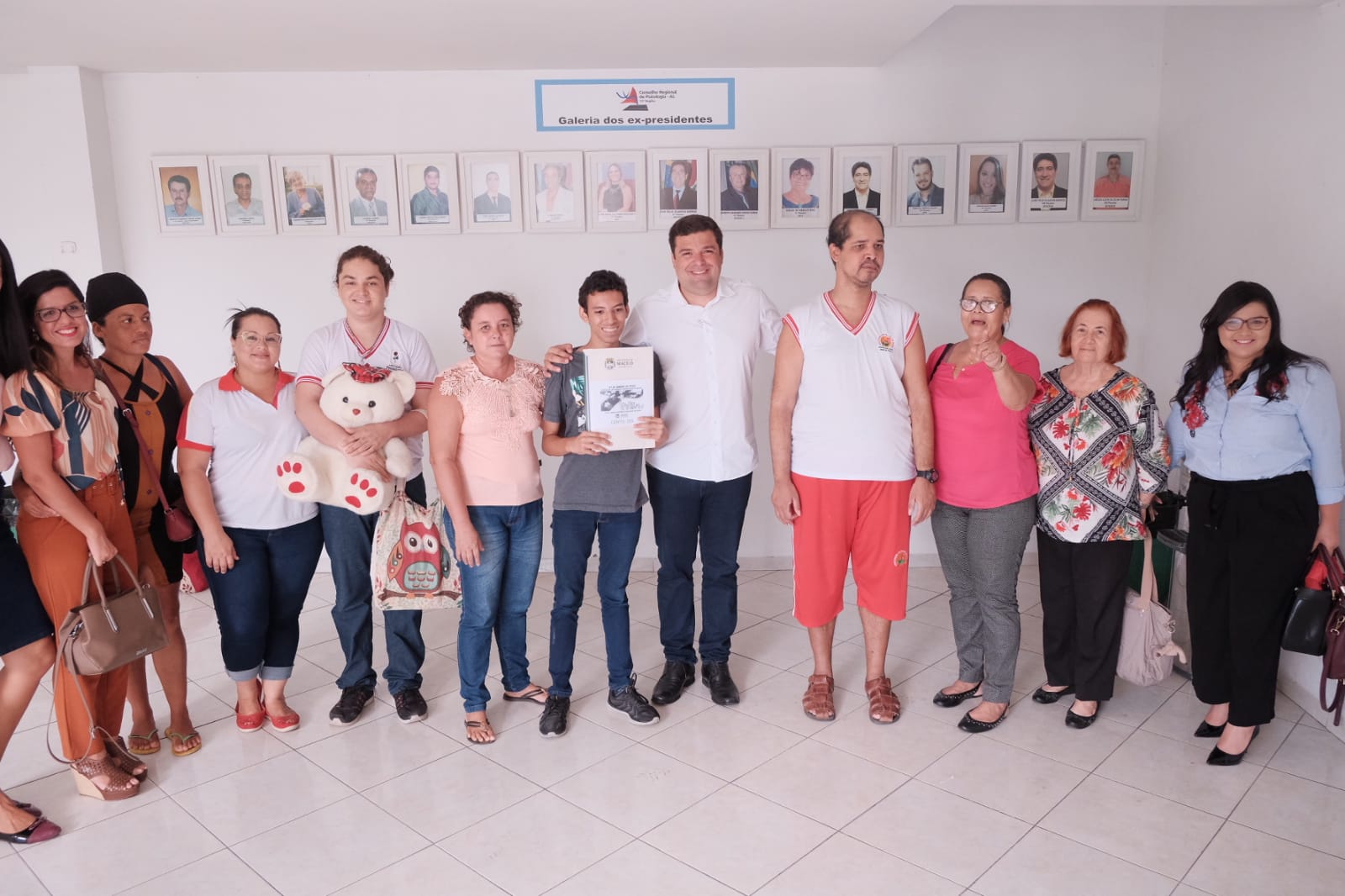Famílias recebem a Carteira de Identificação do Autista