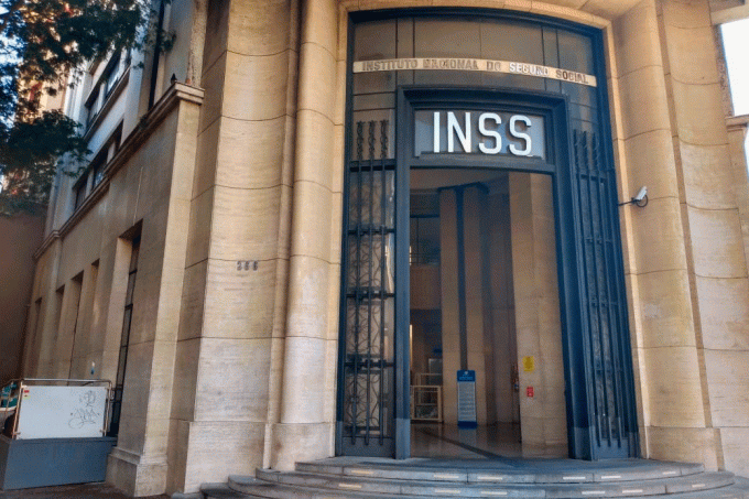 Redução de filas no INSS pode levar seis meses