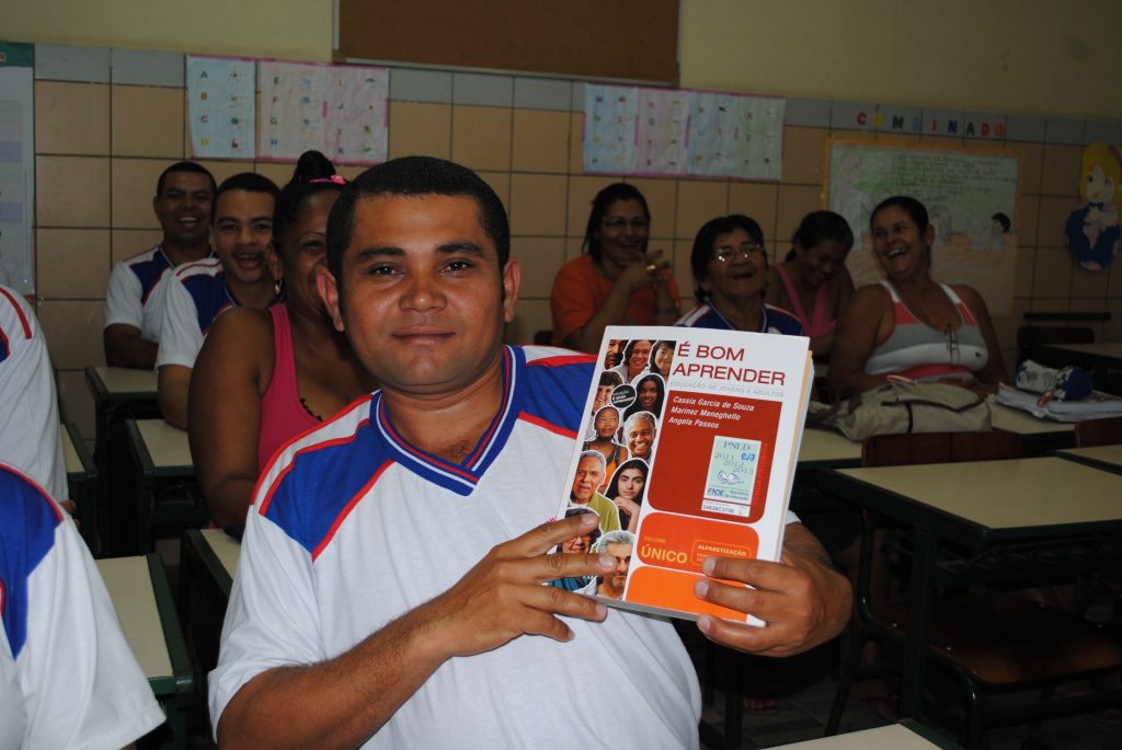 Ejai abre matrículas em 46 escolas com turmas de tarde e de noite