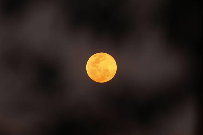 Primeira superlua do ano aparecerá no céu neste domingo