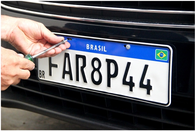 Detran divulga lista de empresas credenciadas para estampar novas Placas de Identificação Veicular
