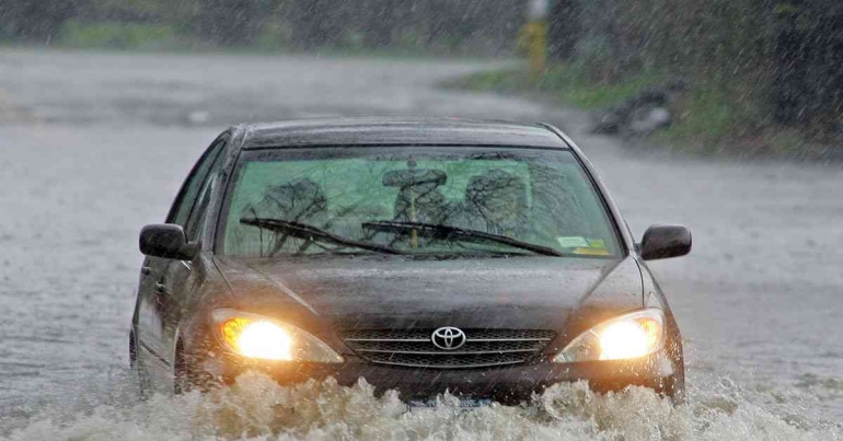Como proteger seu automóvel das chuvas