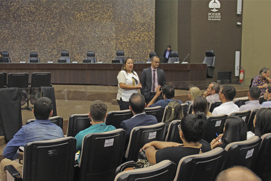 Estudantes de Direito da FAMA fazem visita técnica ao TJAL