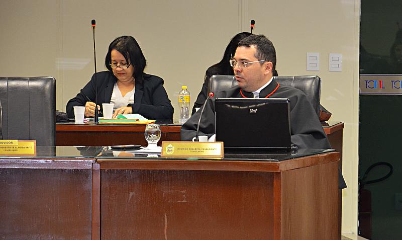 TCE/AL alerta governo de Alagoas por despesa com pessoal acima do limite