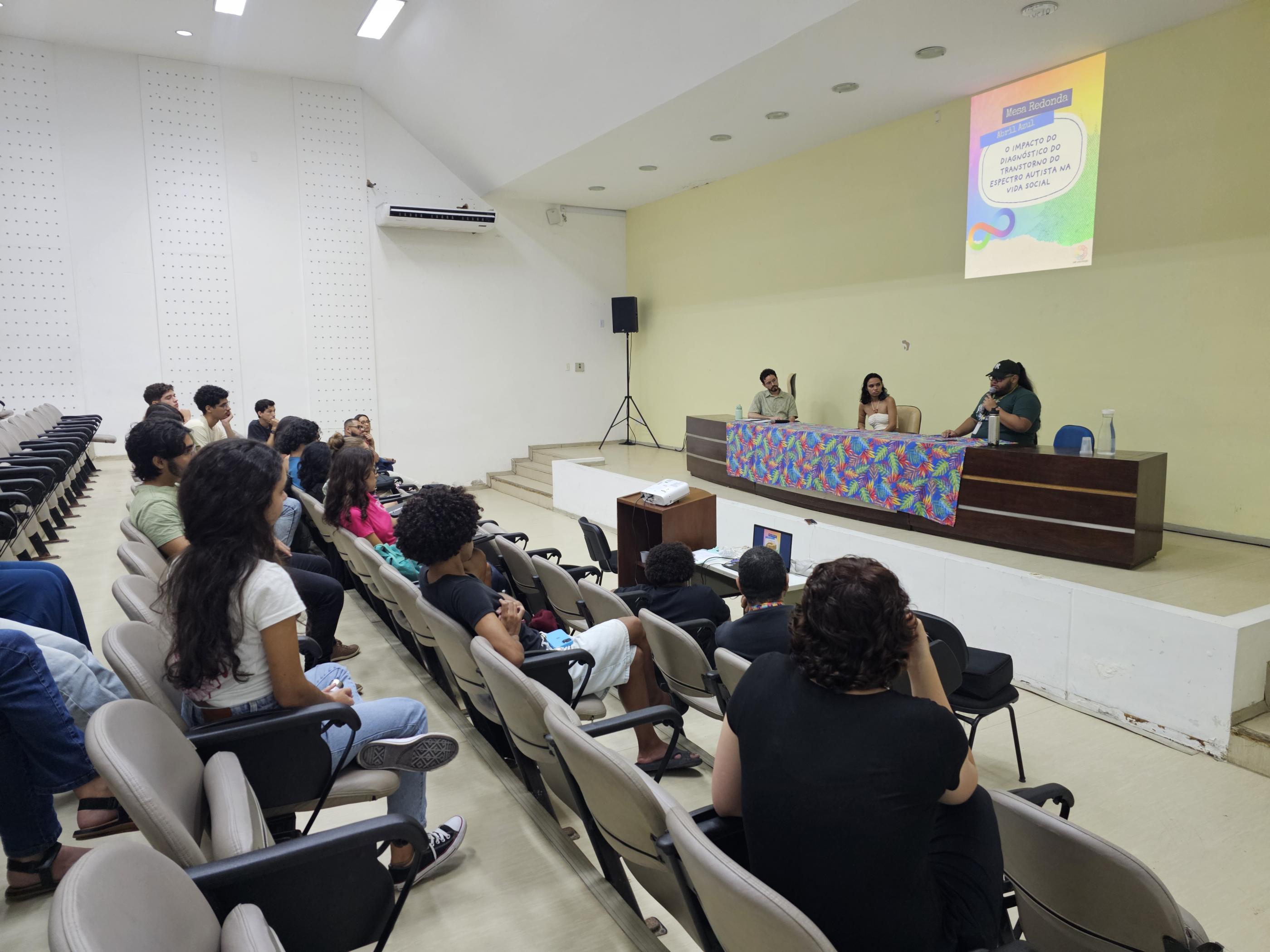 Sesau realiza mesa redonda sobre diagnóstico e vivências do autismo na Ufal
