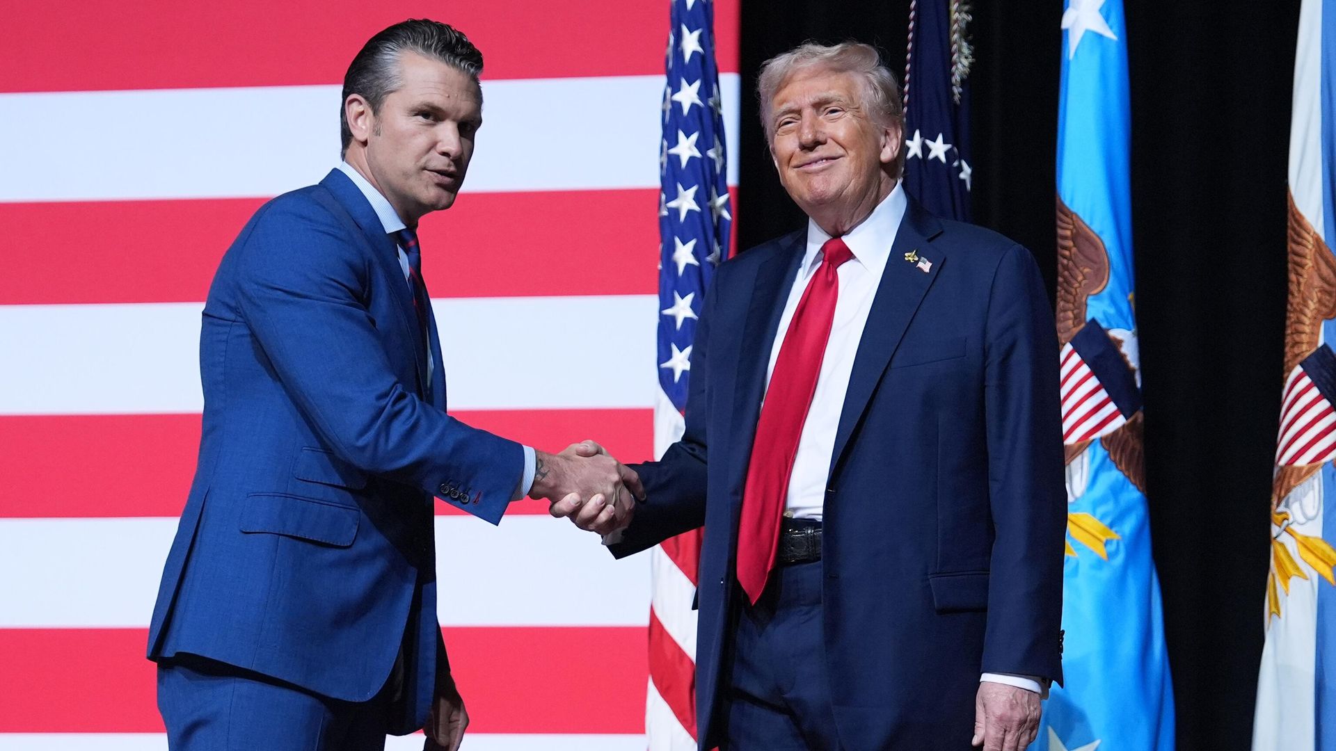 Trump pressiona secretário de Guerra por escassez de mísseis nos EUA