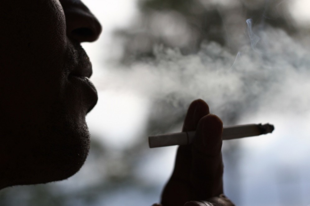 Embalagens de cigarro terão mais um alerta para fumantes
