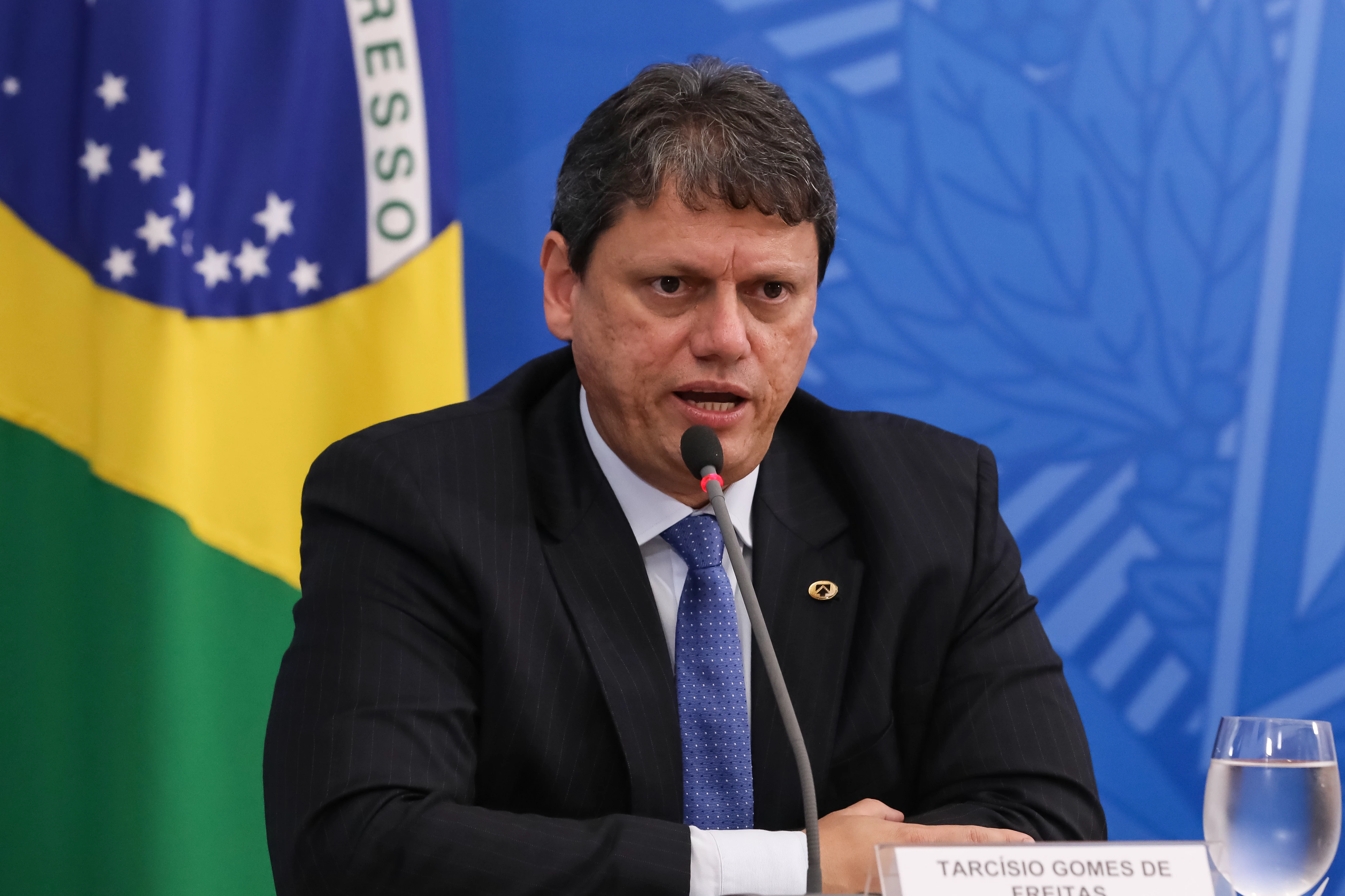 Ministro prometeu resolver “buraco de AL” em pouco tempo; já se vão 8 meses