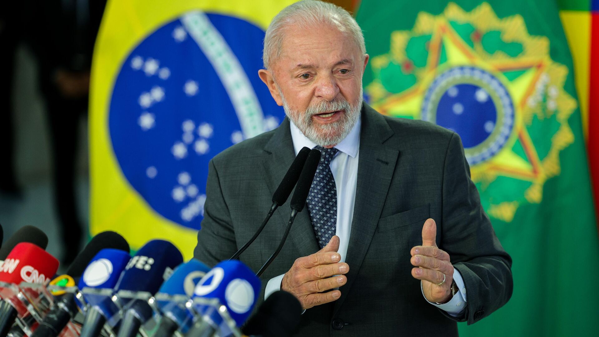 País e economia estão prontos para o fim da escala 6x1, afirma Lula em coletiva