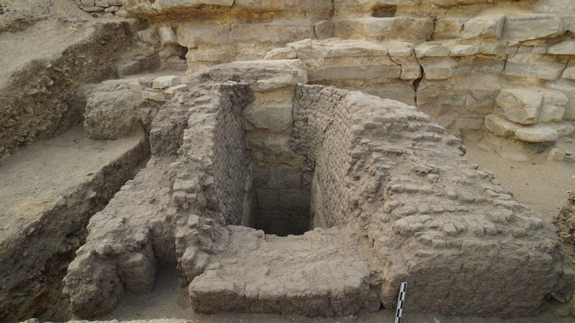 Tumba de alto funcionário do Egito Antigo é descoberta intacta em Saqqara