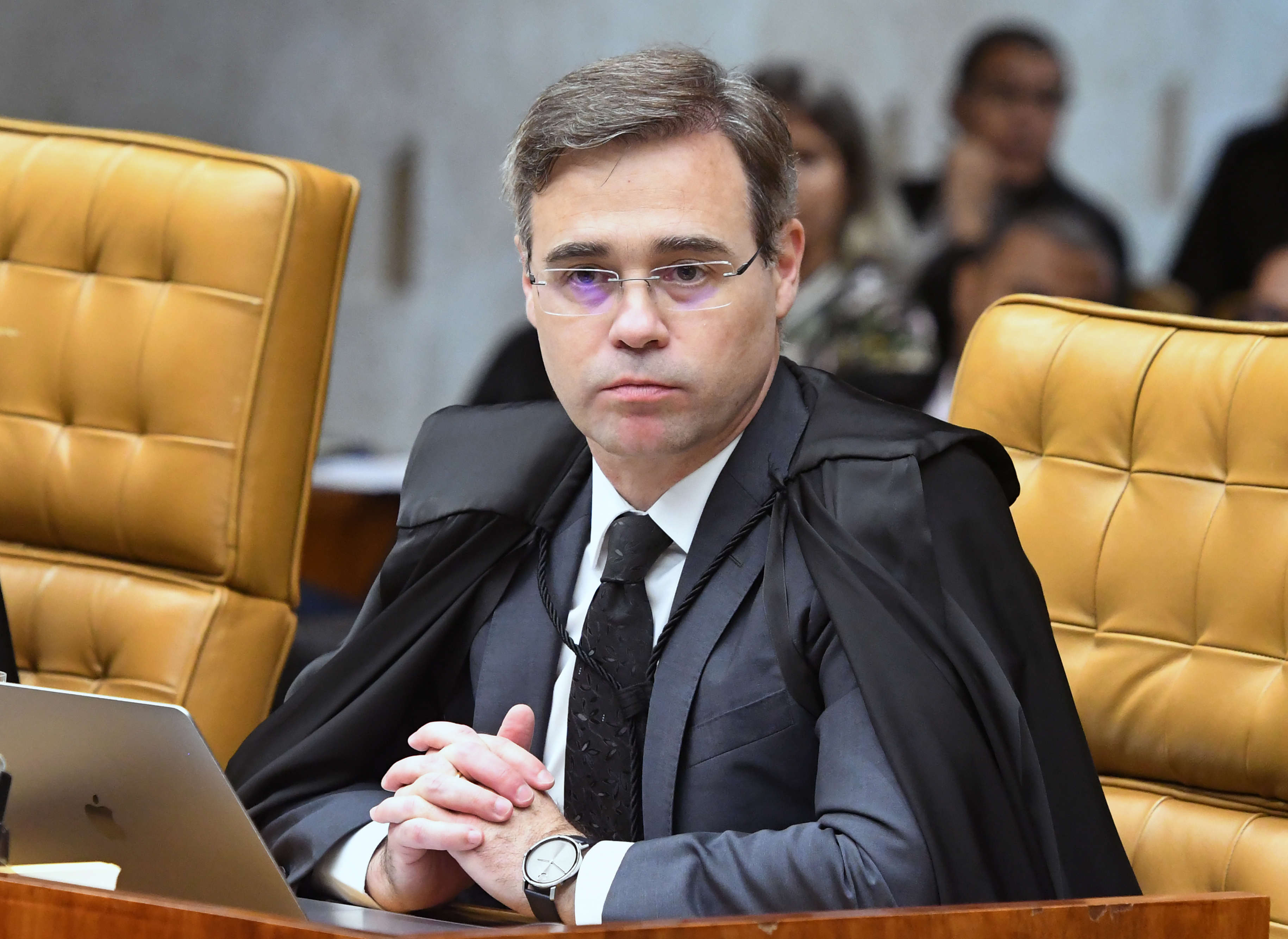 Mendonça autoriza PF a investigar repasses para filme sobre Bolsonaro