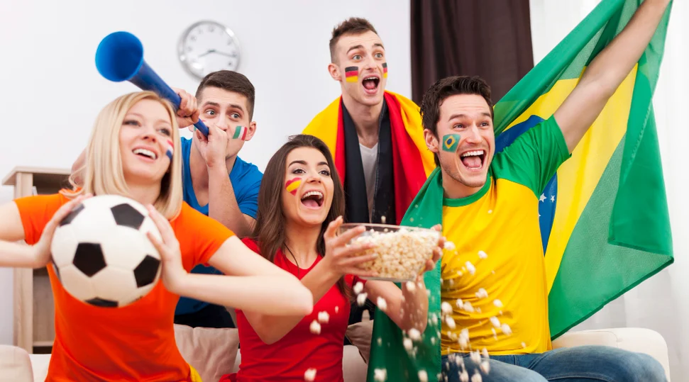 Copa do Mundo: Camisa da seleção, pausas e folga? Veja o que é permitido por lei no trabalho
