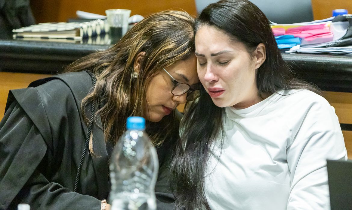 Monique Medeiros deixa prisão após perdão judicial; MP anuncia recurso